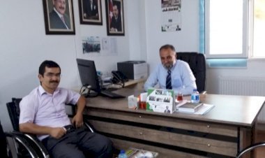 Kızılcahamam ASKİ Şube Müdürü olarak atanan Bahattin Çınar’a Kızılcahamam Merkez Müdürü Ali Turanciftçi hayırlı olsun ziyaretinde bulundu.