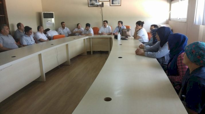 Hatay Dörtyol SGM Müdürü Murat Dönmez Dörtyol Devlet Hastanesi’nde düzenlenen “Hedef Sıfır İş Kazası” bilgilendirme sunumunda bulundu