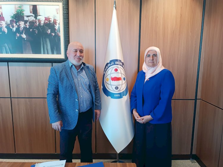 Toplu Görüşmeden sorumlu Memur-Sen Genel Bşk. Yrd. Sayın Hacı Bayram Tombul, Büro Memur-Sen Genel Başkan Yardımcıları Halil Küçükdevlet ve Mustafa Kahraman ile görüşüldü.