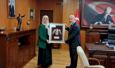 Kurum Başkanımız Sayın Raci KAYA makamında ziyaret edilmiştir.