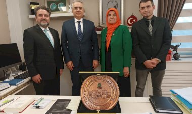 SGK Kurum Başkan Yardımcımız Syn. İsmail ERTÜZÜN, SGK Personel Daire Başkanı Syn. Ahmet KAVGACI ve  Ankara Kulisi platformu moteratörü Syn. Abdurrahim TEMEL ziyaret edilmiştir.